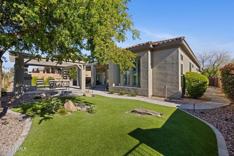 45-web-or-mls-41008-n-club-pointe-dr