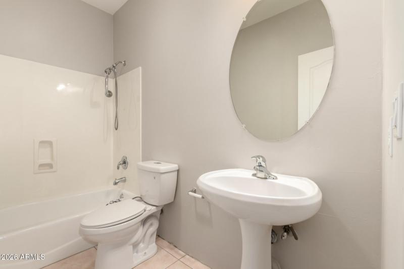 33 - Orangewood 7802