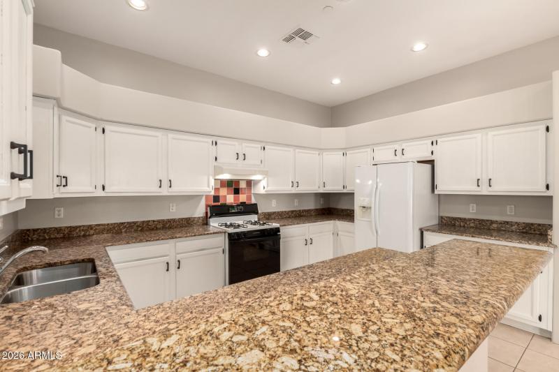 20 - Orangewood 7802