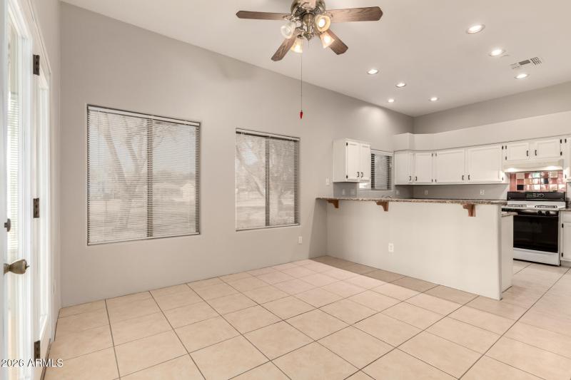 16 - Orangewood 7802