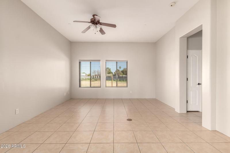 15 - Orangewood 7802