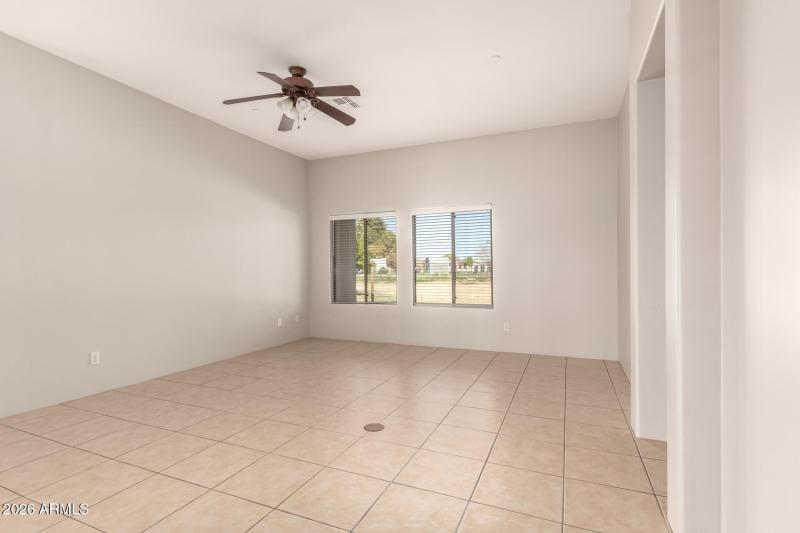 13 - Orangewood 7802