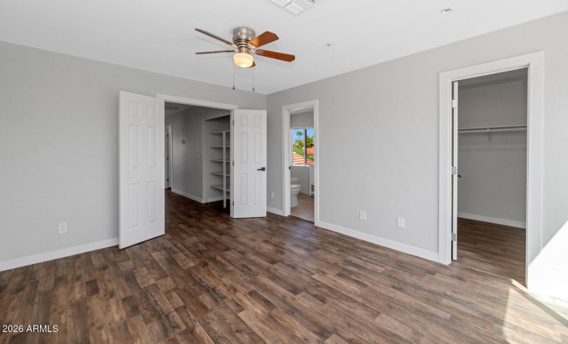 1927 E Crocus Dr-large-023-043-1927 E Cr