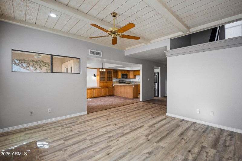 1920 E Maryland Ave #31-8