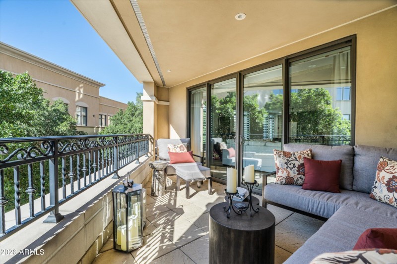 07-7175 E Camelback Rd #305 (24 of 25)