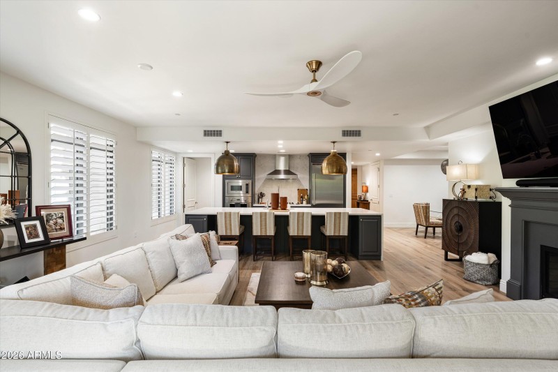 12-7175 E Camelback Rd #305 (10 of 25)