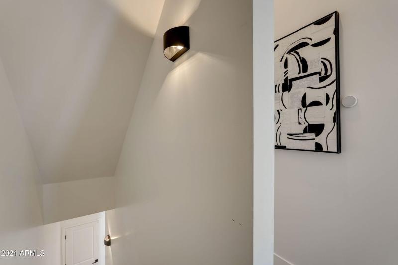 50367-3645 E Earll Dr-015