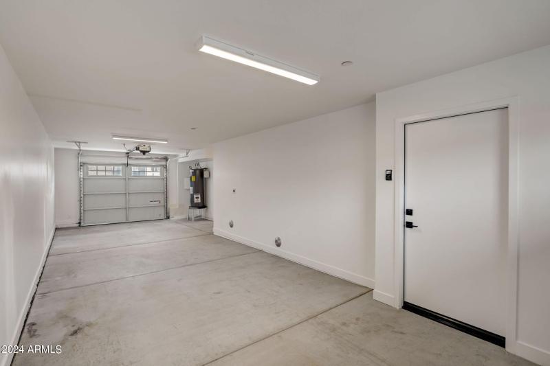 50367-3645 E Earll Dr-029