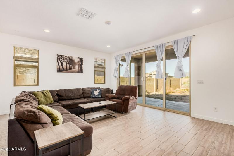 Spacious Slider to large backyard