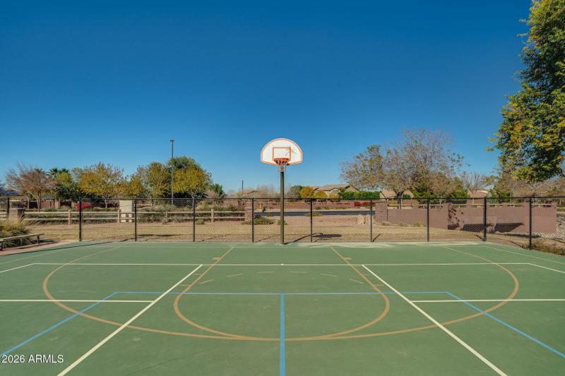 77-web-or-mls-Exterior-32