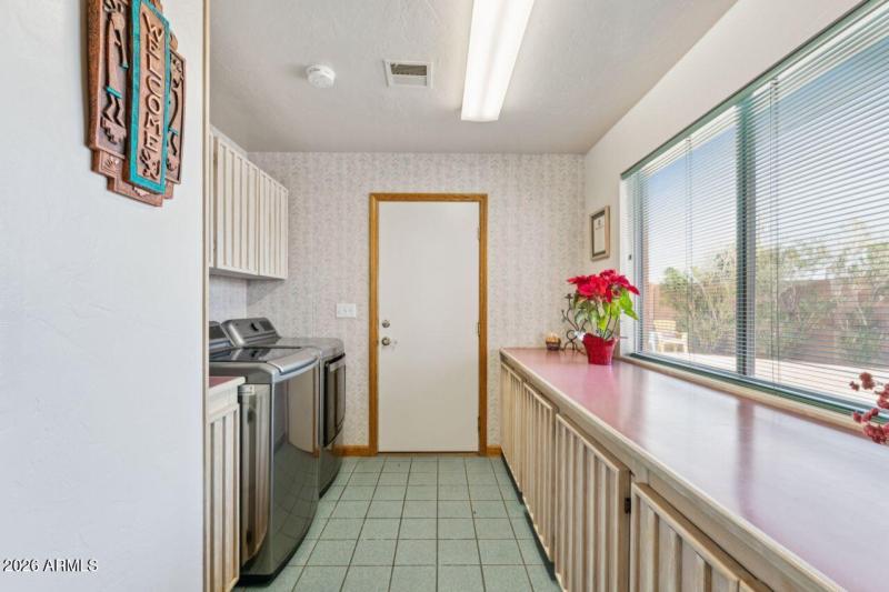 print_quality-34_1038_E_Friar_Ave_Apache