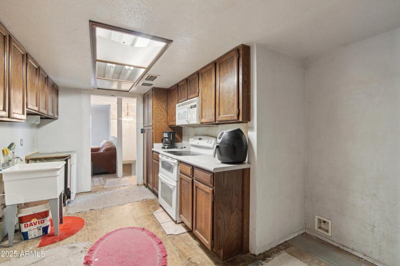 13-print-E Evergreen St-S0509-013