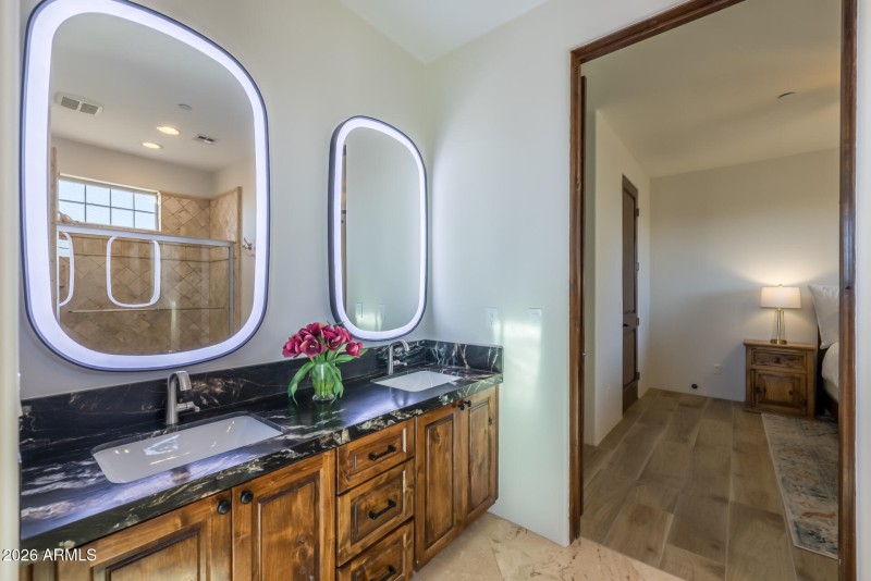 76) JACK & JILL BATH