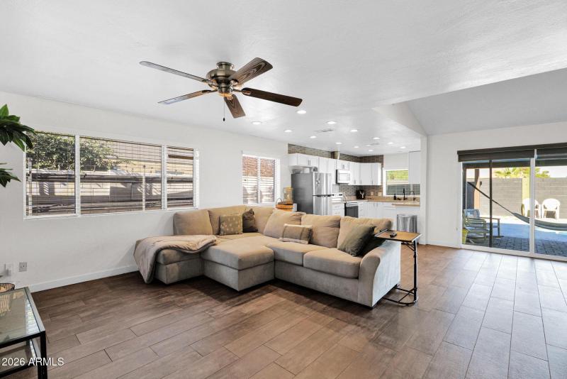 10-web-or-mls-P1448736