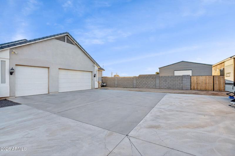 11-web-or-mls-90-N Wyatt Dr