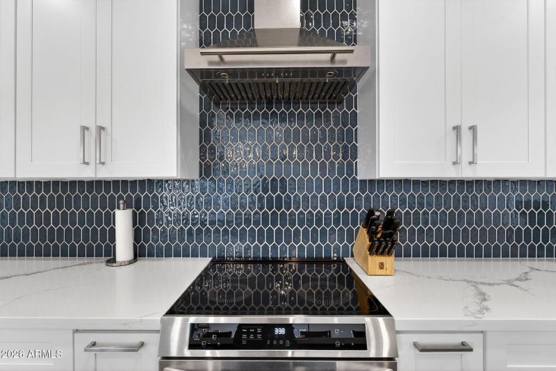 22-web-or-mls-60-N Wyatt Dr