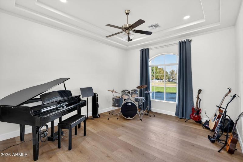 24-web-or-mls-63-N Wyatt Dr