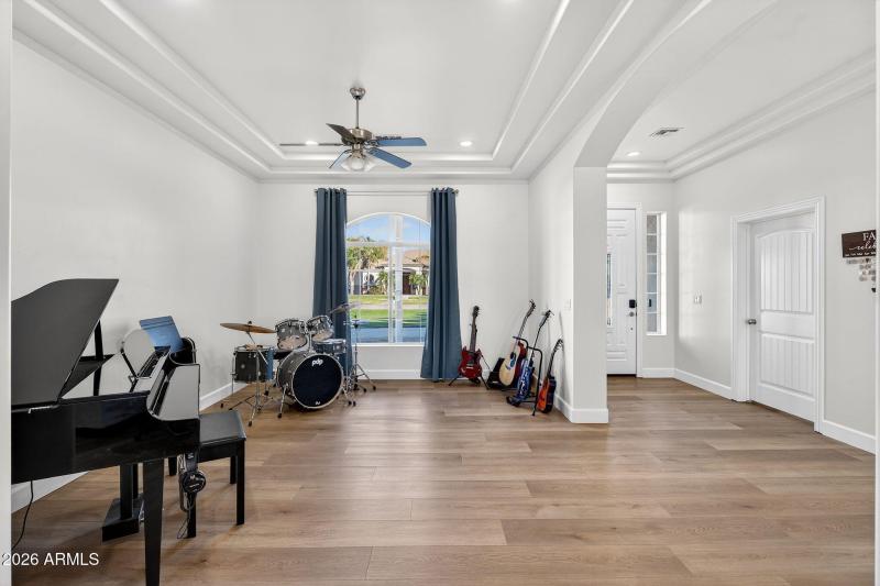 25-web-or-mls-62-N Wyatt Dr