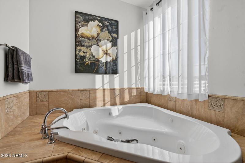 37-web-or-mls-40-N Wyatt Dr