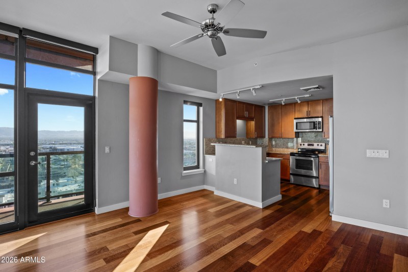 310 S 4th St unit 1710-11