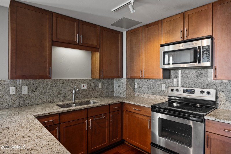 310 S 4th St unit 1710-14