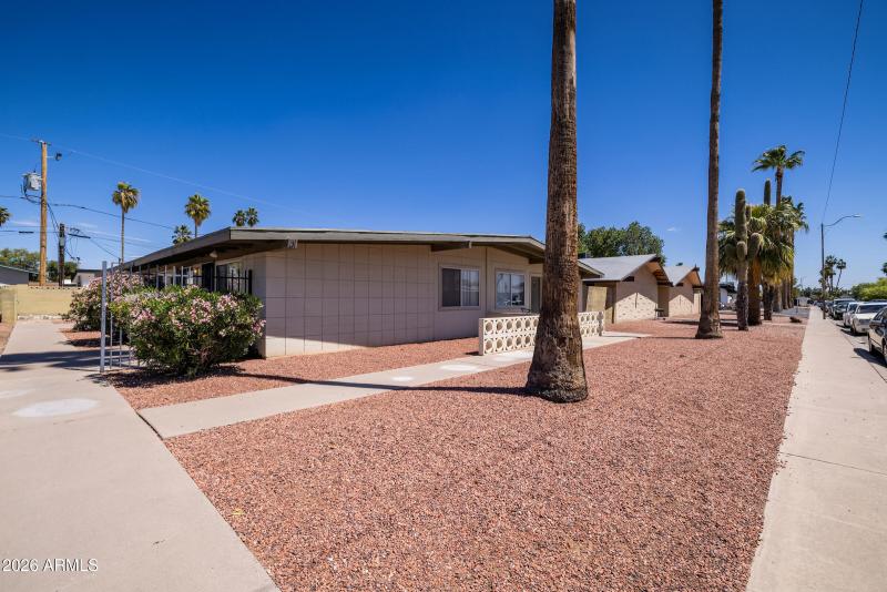 Cheery Lynn - Exterior 07