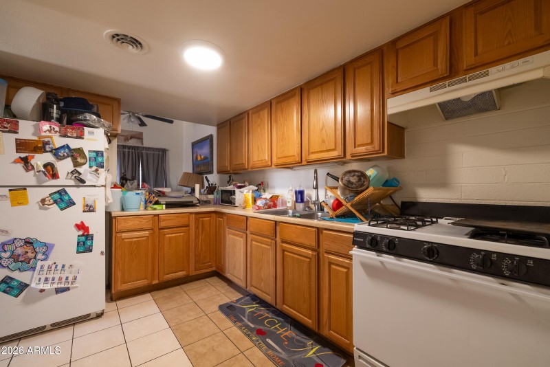 Cheery Lynn - Interior 01