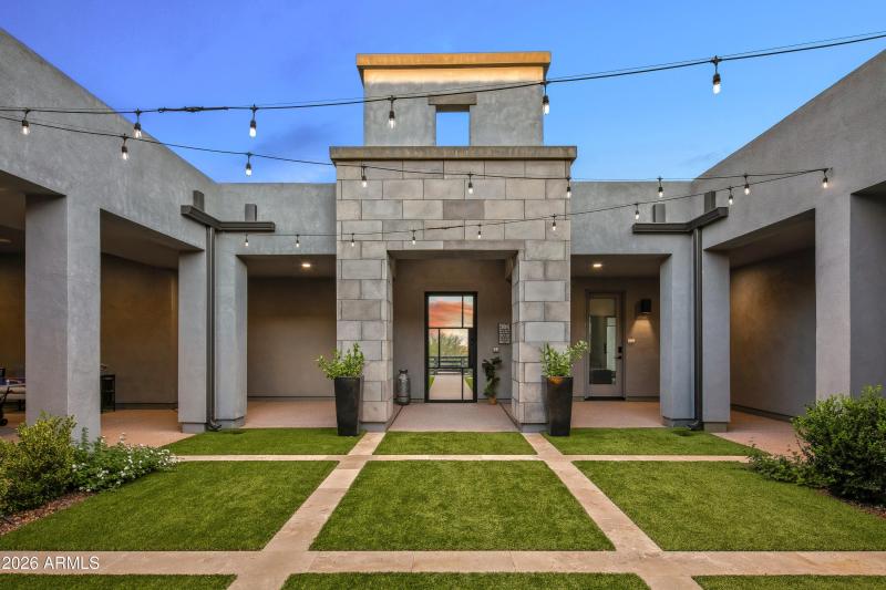 007_Front Courtyard Entrance