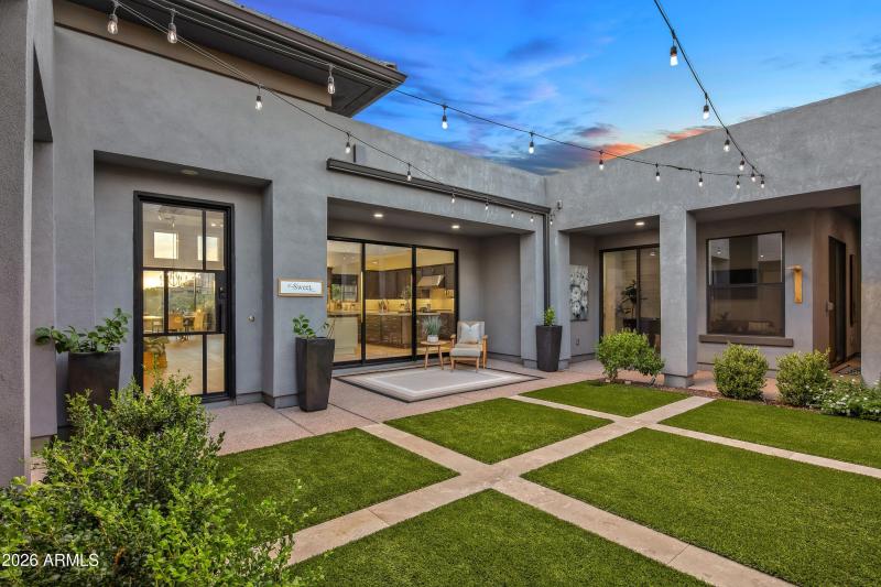 010_Courtyard Privacy