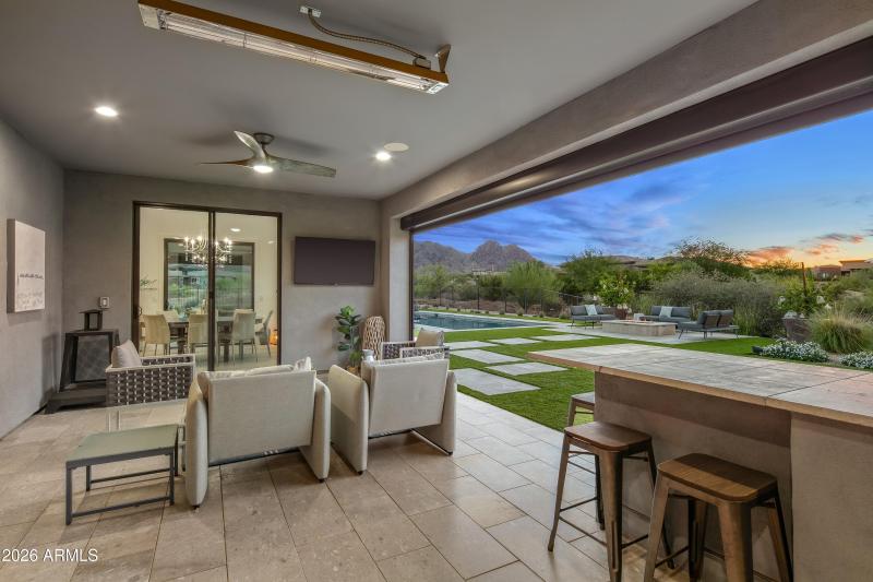 027_Outdoor Kitchen and Dining