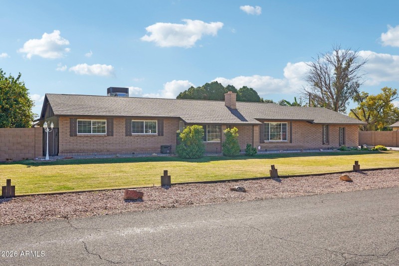 3-web-or-mls-W Banff Ln.-S2101-003