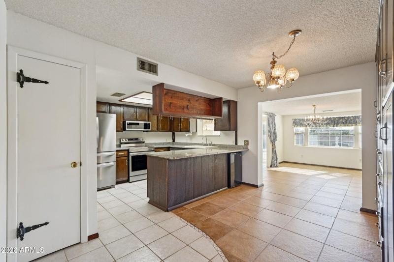 10-web-or-mls-W Banff Ln.-S2101-010