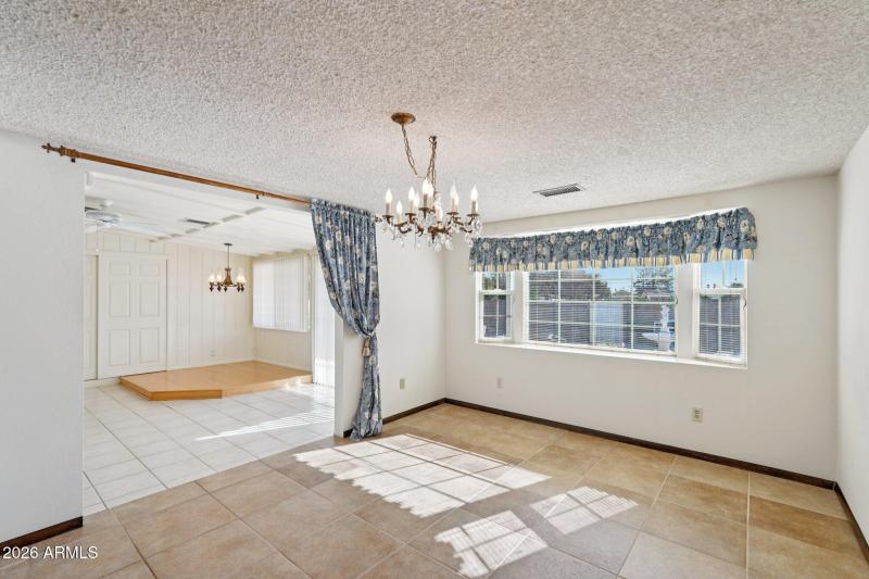 15-web-or-mls-W Banff Ln.-S2101-015