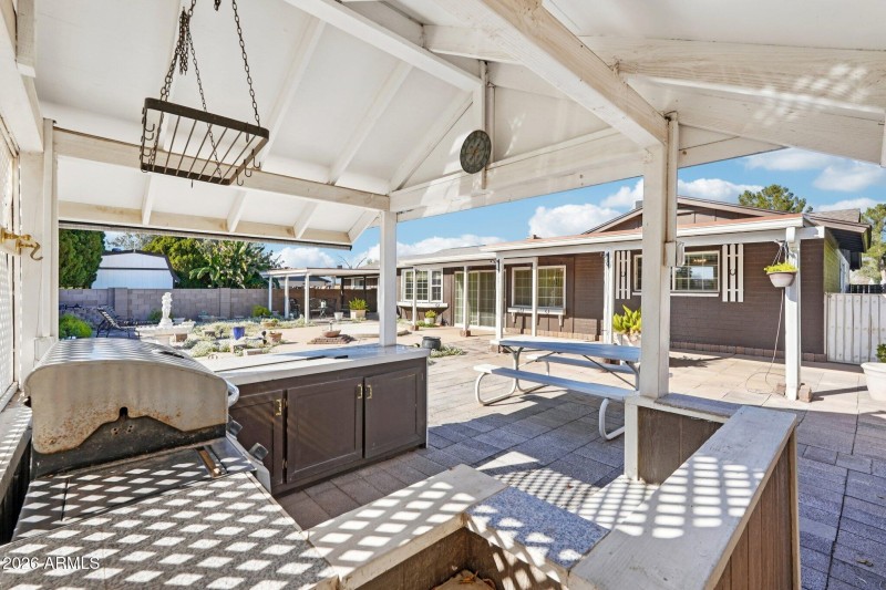 44-web-or-mls-W Banff Ln.-S2101-044