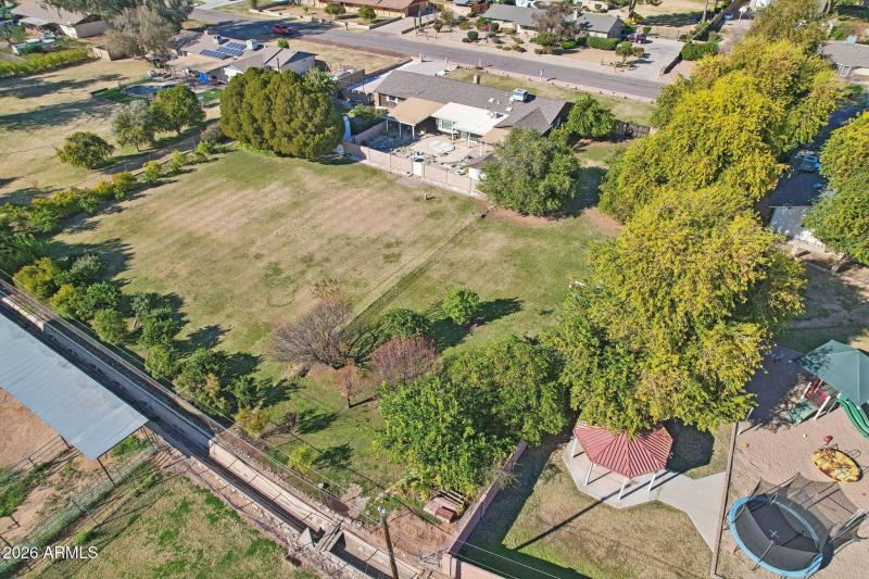 62-web-or-mls-W Banff Ln.-S2101-060