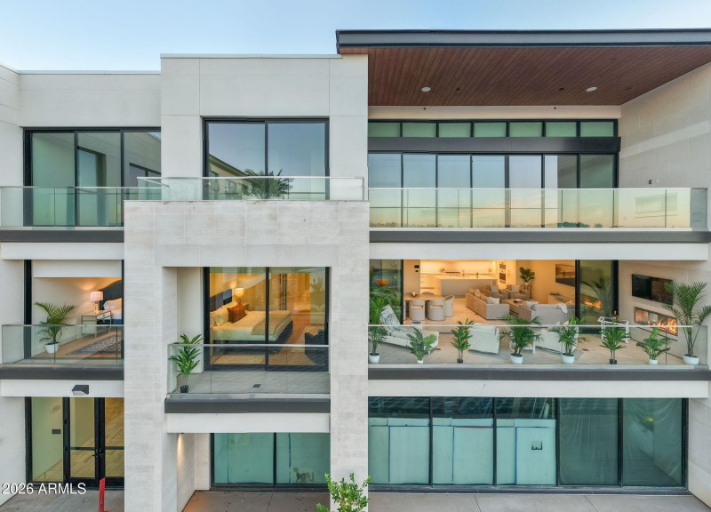 5-web-or-mls-DJI_20251215171453_0052_D