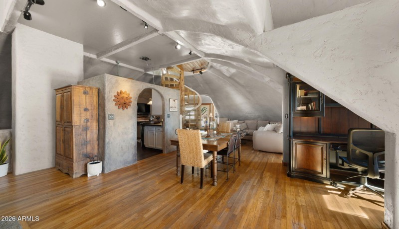 17-web-or-mls-Great Room2