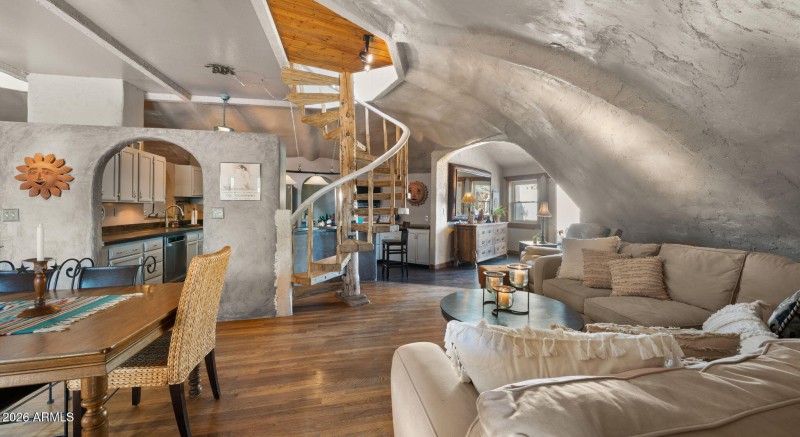 21-web-or-mls-Great Room5