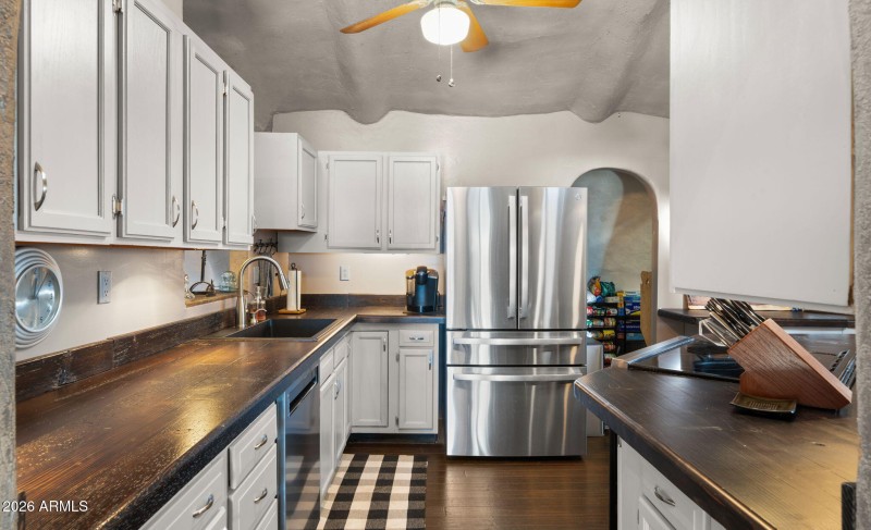 26-web-or-mls-Kitchen1