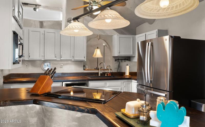 27-web-or-mls-Kitchen3