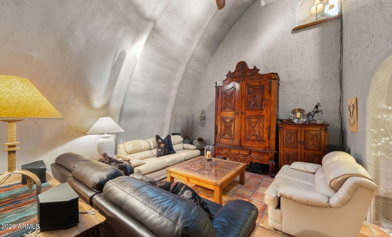 33-web-or-mls-Living Space3