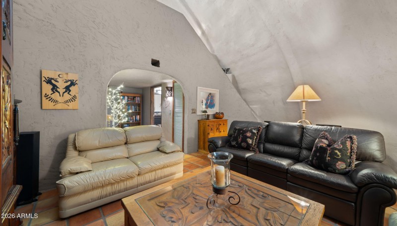 34-web-or-mls-Living Space1