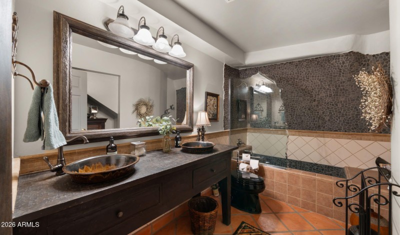 48-web-or-mls-Full Bathroom2