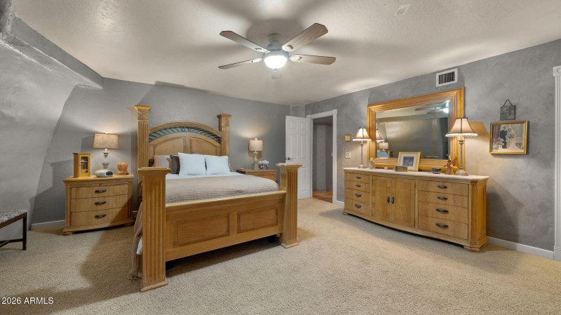 51-web-or-mls-Primary Bedroom3