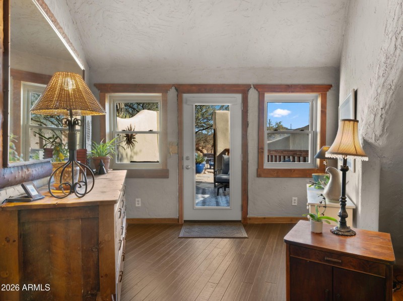 58-web-or-mls-Pool Entrance