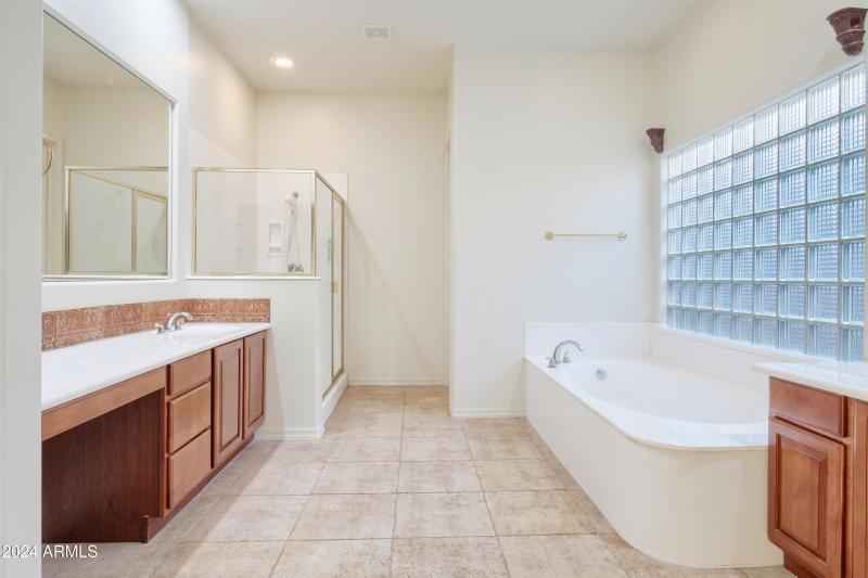 23_11157 E Greenway Rd