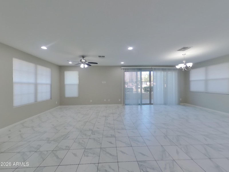 2_pc_qxvHRsvRIc_CYcf5rnzPh_layout_0