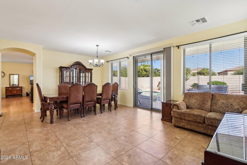 14-web-or-mls-W Brown St-S2001-012