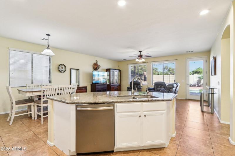 18-web-or-mls-W Brown St-S2001-016