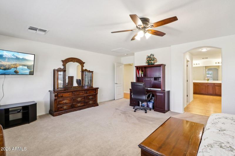 29-web-or-mls-W Brown St-S2001-027